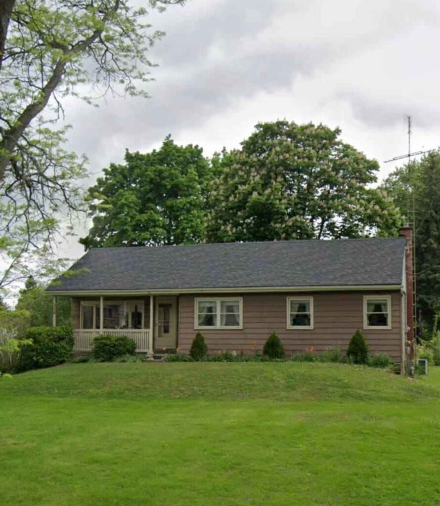 prjB_IMG_3260_8_11zon Hamilton Duplex Renovation - Before Reno