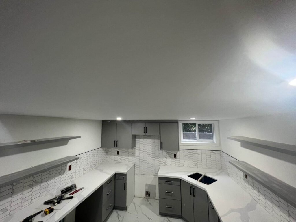 prjD-PHOTO-2024-12-22-21-55-30(3)_12_11zon Huntington Duplex Renovation - Basement Kitchen 3